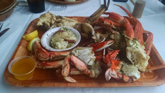 rustic-inn-crabhouse